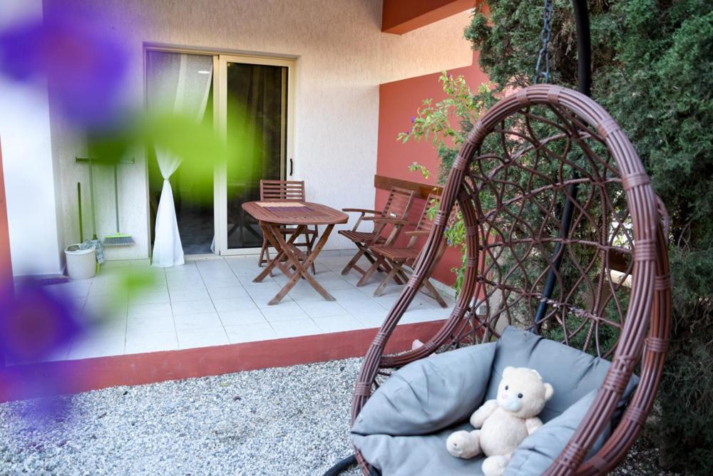 Beautiful Apartment Near The Sea And A Large Private Garden Paphos Eksteriør bilde