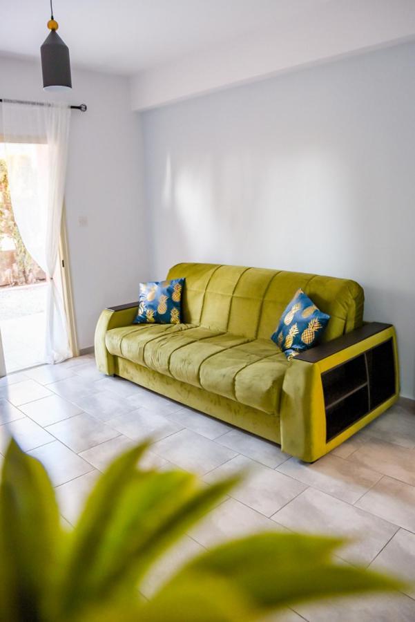 Beautiful Apartment Near The Sea And A Large Private Garden Paphos Eksteriør bilde