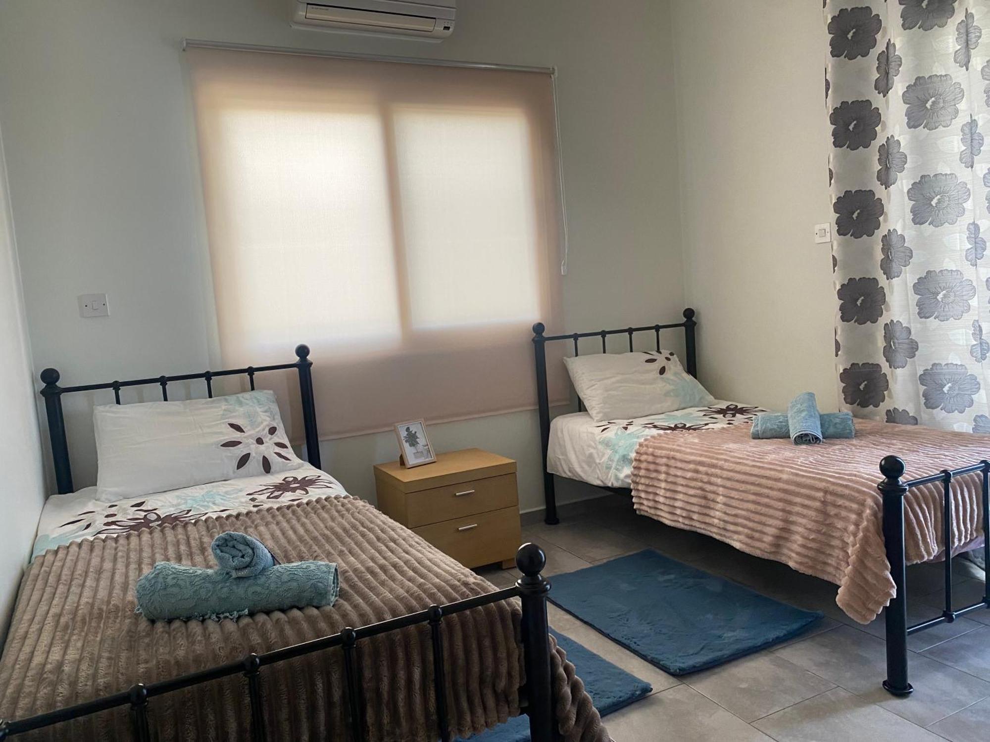 Beautiful Apartment Near The Sea And A Large Private Garden Paphos Eksteriør bilde