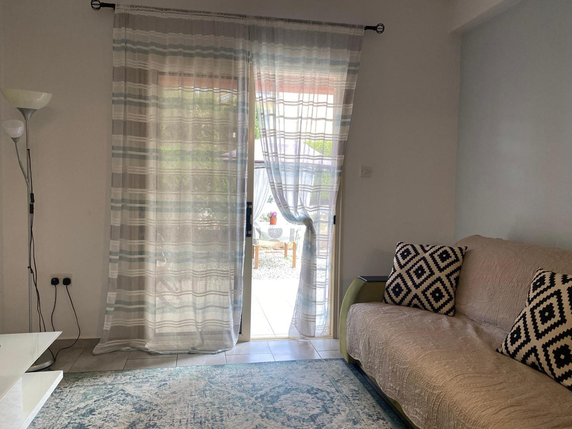 Beautiful Apartment Near The Sea And A Large Private Garden Paphos Eksteriør bilde